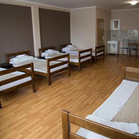 Hostel Milkaza Novi Sad Exterior foto
